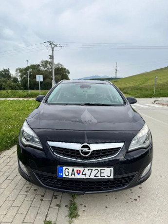 opel-astra-sport-tourer-20-118kw-at6-big-1