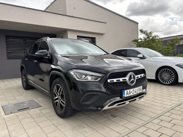 mercedes-benz-gla-180-at-100kw136hp-a7-big-1