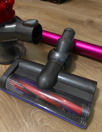 predam-tycovy-vysavac-dyson-dc62-big-1