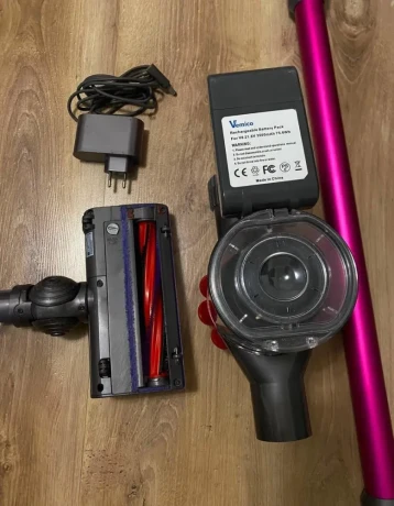 predam-tycovy-vysavac-dyson-dc62-big-3