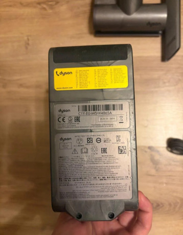 dyson-v11-absolute-vyborny-stav-big-1