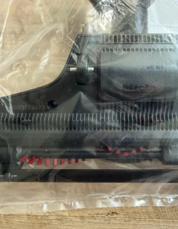 miele-turboteq-stb-305-3-nova-kefa-na-vysavac-big-2