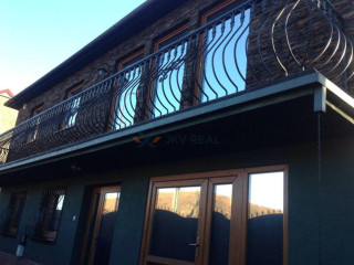 rodinny-dom-s-vyhladom-na-smolenicky-zamok-trstin