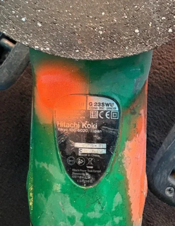 hitachi-g23swu-uhlova-bruska-230-mm-big-4