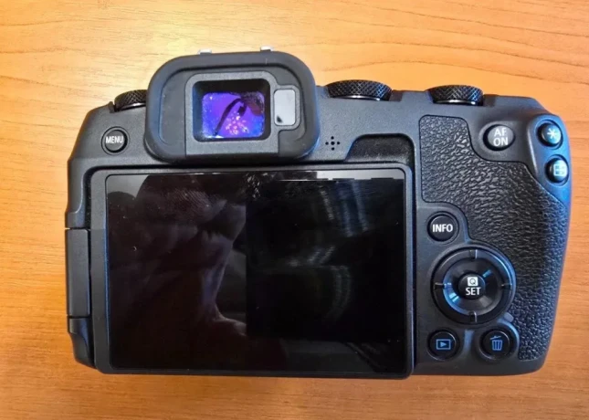 canon-eos-rp-big-2