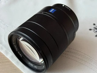 sony-fe-24-70-mm-f4-za-oss-vario-tessar-t-carl-zeiss