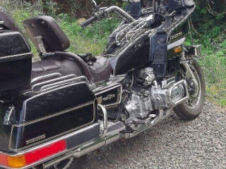 predam-honda-goldwing-gl1200-int-po-servise-v-krasnom-stave