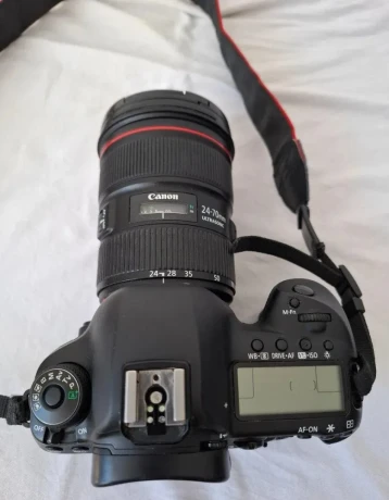 canon-eos-5d-mark-iv-big-2