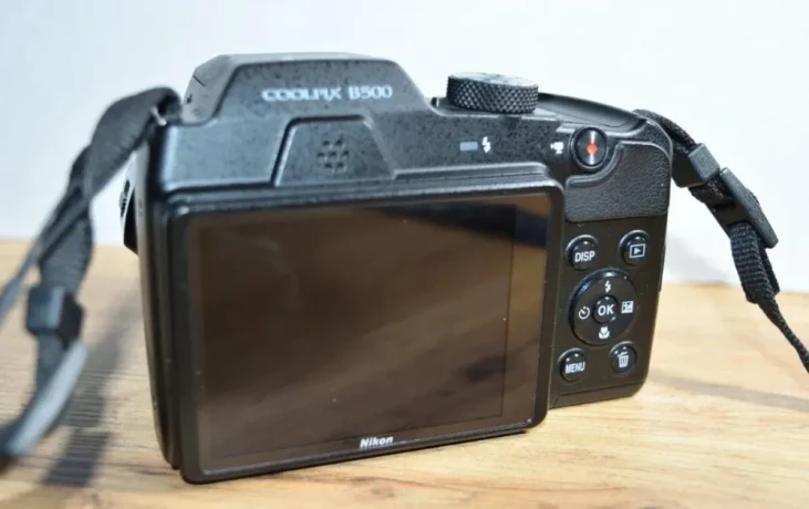 nikon-b500-40x-zoom-big-1