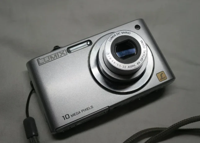 digitalny-fotoaparat-panasonic-lumix-fs42-big-0