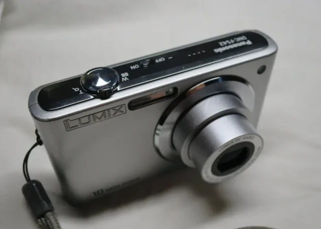 digitalny-fotoaparat-panasonic-lumix-fs42-big-1