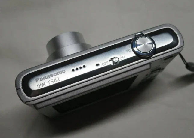 digitalny-fotoaparat-panasonic-lumix-fs42-big-2