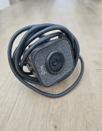 logitech-streamcam-big-3