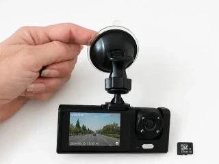 dualna-autokamera-32gb-sd-karta