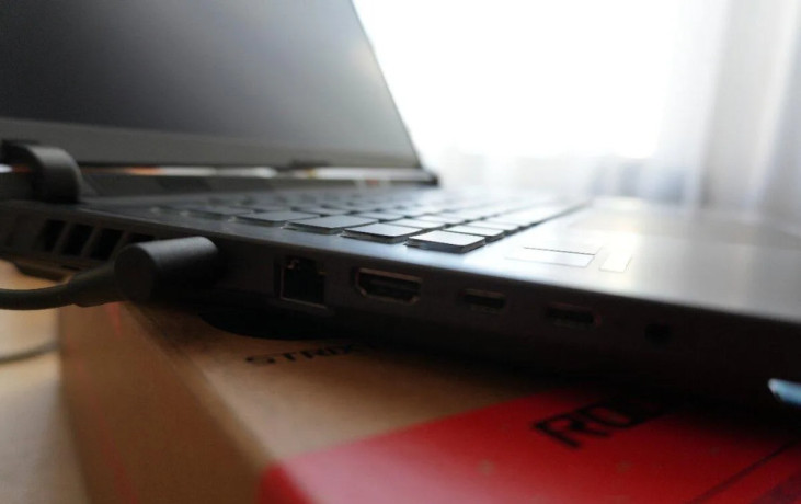 predam-ako-novy-herny-notebook-asus-rog-g16-strix-big-3