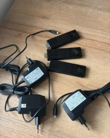 compute-stick-stk1aw32sc-mini-pc-original-adapter-big-1