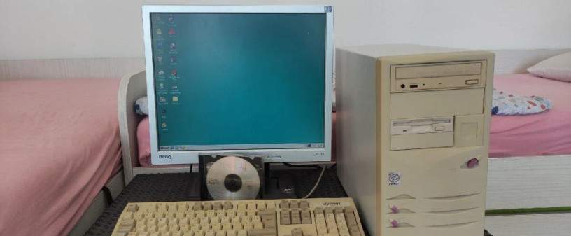 retro-gaming-pc-sound-blaster-awe64-3x-monitor-win98-big-1