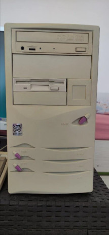 retro-gaming-pc-sound-blaster-awe64-3x-monitor-win98-big-2