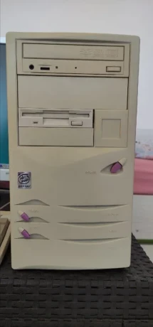 retro-gaming-pc-sound-blaster-awe64-3x-monitor-win98-big-2