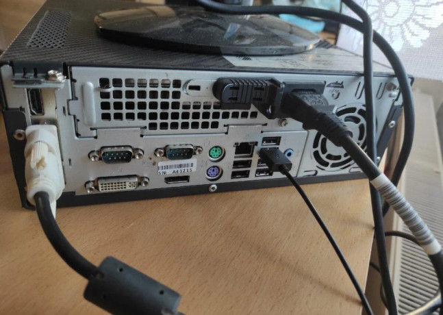 kompletny-pc-set-fujitsu-esprimo-c700-i5-16gb-ram-ssd-big-3
