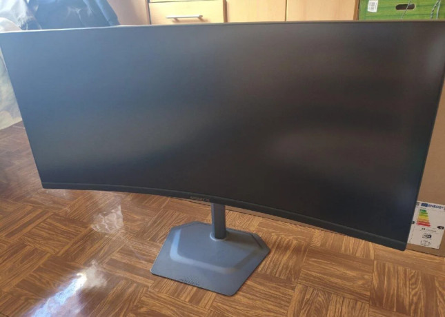 34-gigabyte-g34wqc2-big-0