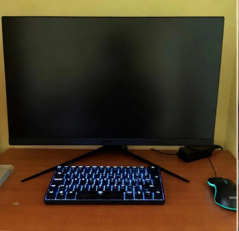 monitor-klavesnica-a-mys-big-1
