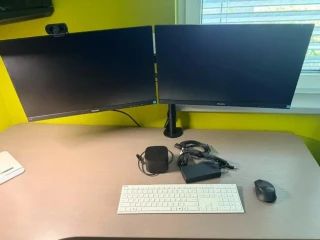 predam-2x-monitor-drziak-dock-klavesnica-mys-kamera