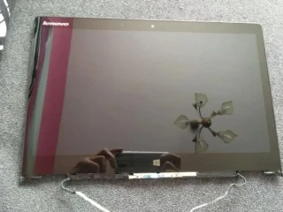 predam-displej-z-notebooku-lenovo-yoga-3-14