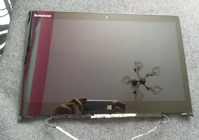 predam-displej-z-notebooku-lenovo-yoga-3-14-big-0