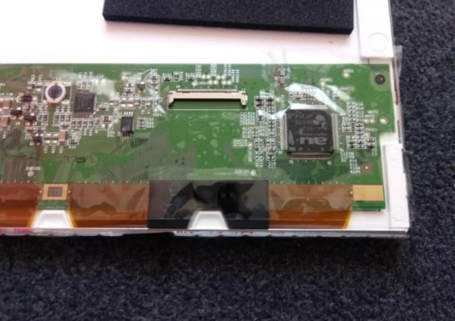 89-palcovy-display-z-acer-aspire-one-zg5-big-2