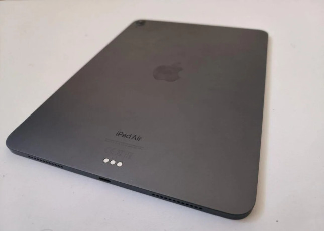 apple-ipad-air-5-64gb-space-grey-big-4