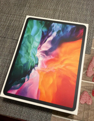 ipad-pro-129-4th-gen-256-gb-wifi-cellular-space-gray-big-1
