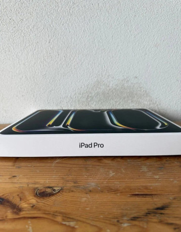 apple-ipad-pro-13-m5-1tb-wifi-cellular-novy-zape-cateny-big-4
