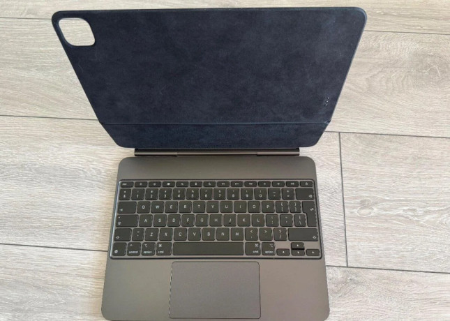 apple-magic-keyboard-pre-ipad-pro-13-m5-eng-cierna-big-2