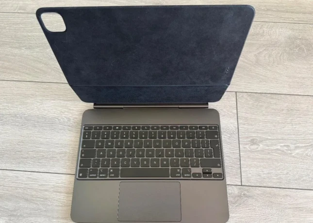 apple-magic-keyboard-pre-ipad-pro-13-m5-eng-cierna-big-2