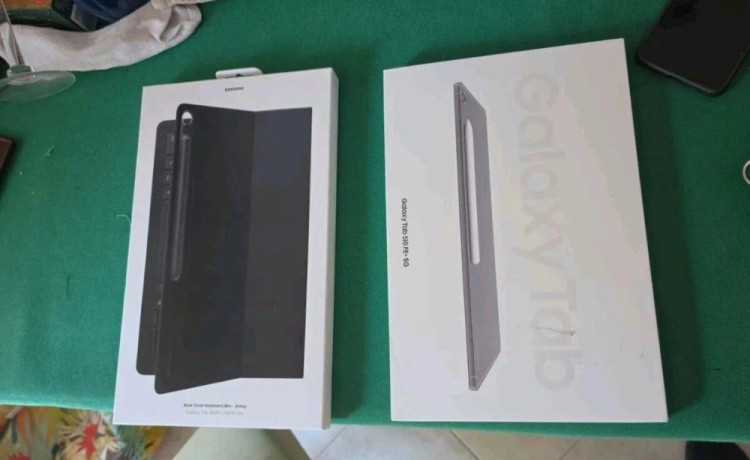 samsung-galaxy-tab-s10-fe-plus-5g-256gb-keyboard-cover-n-big-0