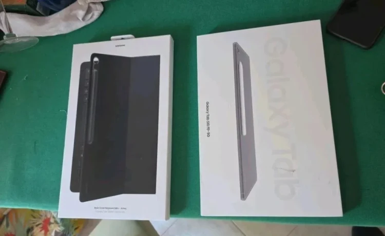 samsung-galaxy-tab-s10-fe-plus-5g-256gb-keyboard-cover-n-big-0