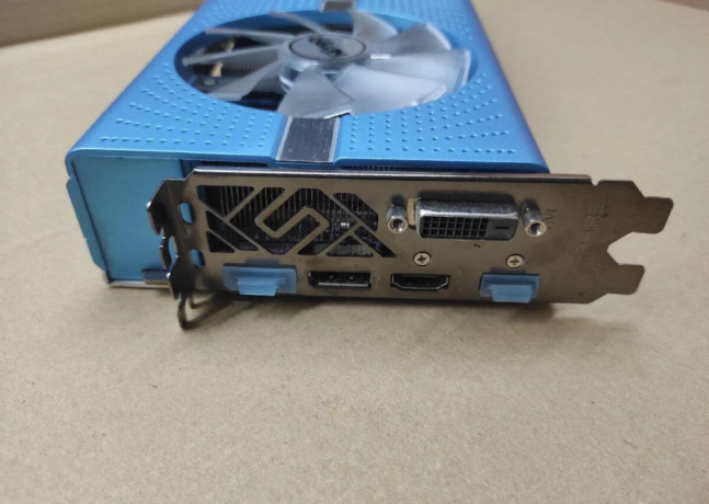 sapphire-nitro-radeon-rx-580-special-edition-8gb-nove-led-big-1