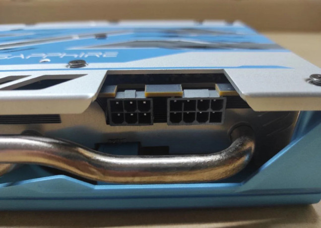 sapphire-nitro-radeon-rx-580-special-edition-8gb-nove-led-big-4