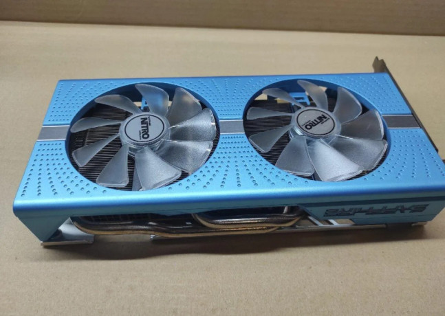 sapphire-nitro-radeon-rx-580-special-edition-8gb-nove-led-big-2