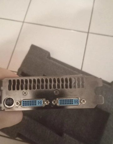 gigabyte-geforce-gtx-275-896mb-ddr3-pcie-x16-sli-448bit-big-1