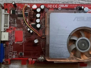 stare-graficke-karty-agp-a-pcie-retro