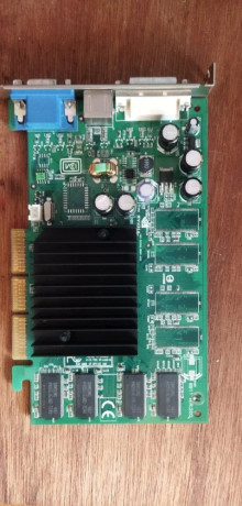 nvidia-geforce-fx5200-128mb-64bit-big-0