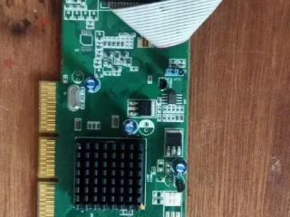 sapphire-radeon-7000-64mb-64bit-ddr