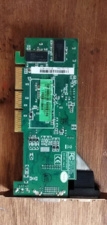 sapphire-radeon-7000-64mb-64bit-ddr-big-1