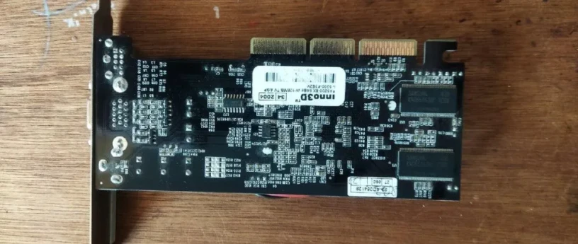 inno3d-nvidia-geforce-fx5200-64bit-128mb-agp8-big-1