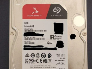8tb-seagate-ironwolf-cmr-v-zaruke-do-122028-top-stav