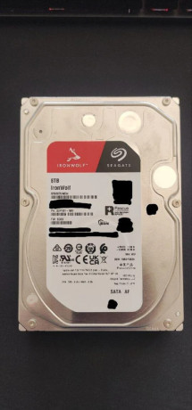 8tb-seagate-ironwolf-cmr-v-zaruke-do-122028-top-stav-big-0