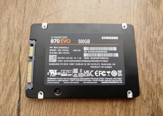 25-ssd-samsung-870-evo-big-1