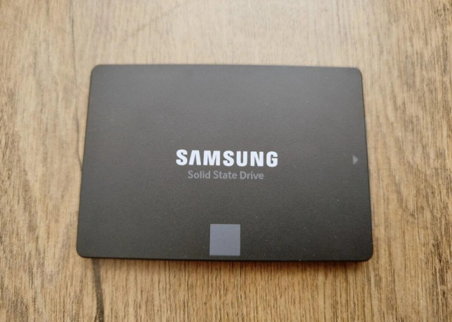 25-ssd-samsung-870-evo-big-0